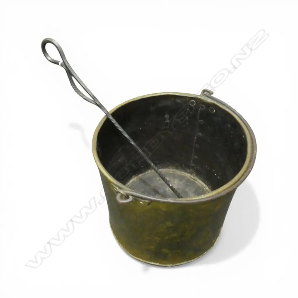 BRASS BUCKET & POKER L.600mm Image 1++