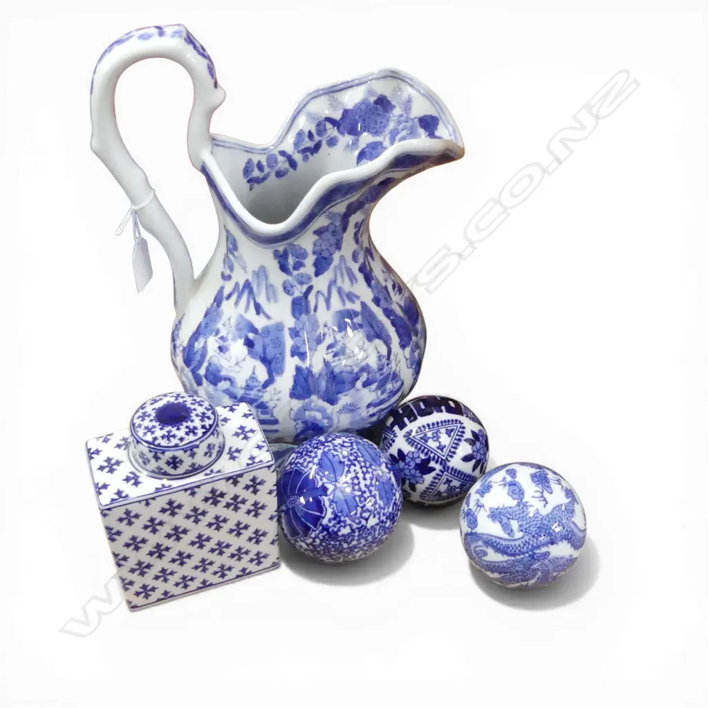 ORIENTAL B/W PITCHER & 3 BALLS + LIDDED GINGER JAR H.300mm Image 1++