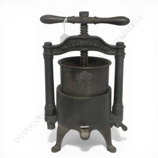 SMALL CAST IRON KITCHEN PRESS