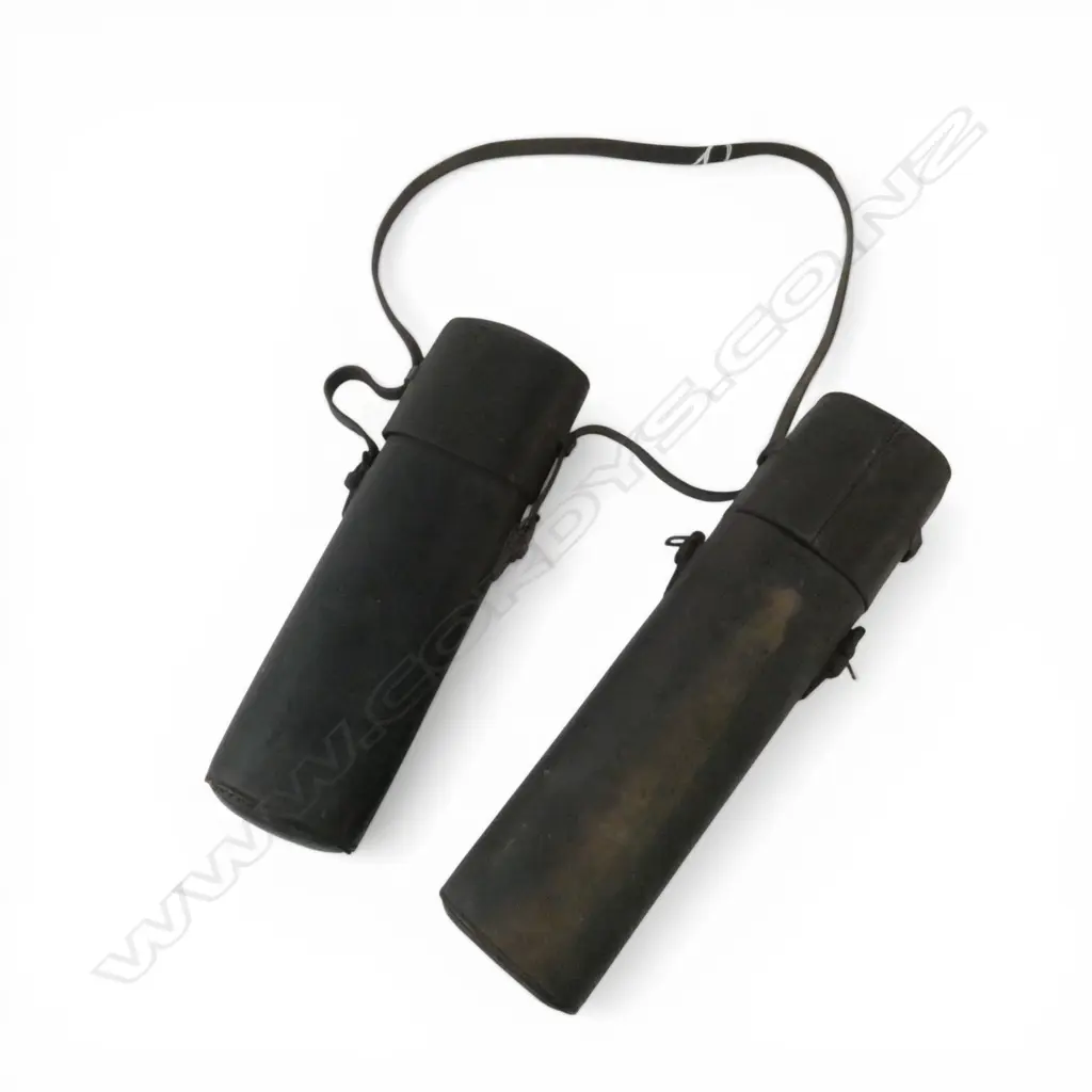 2 LEATHER AMMO POUCHES, WWI PERIOD H.340mm Image 1++