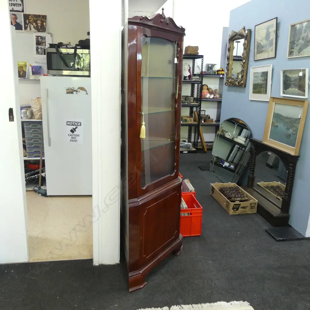 MAHOGANY CORNER CABINET H.1880mm Image 1++