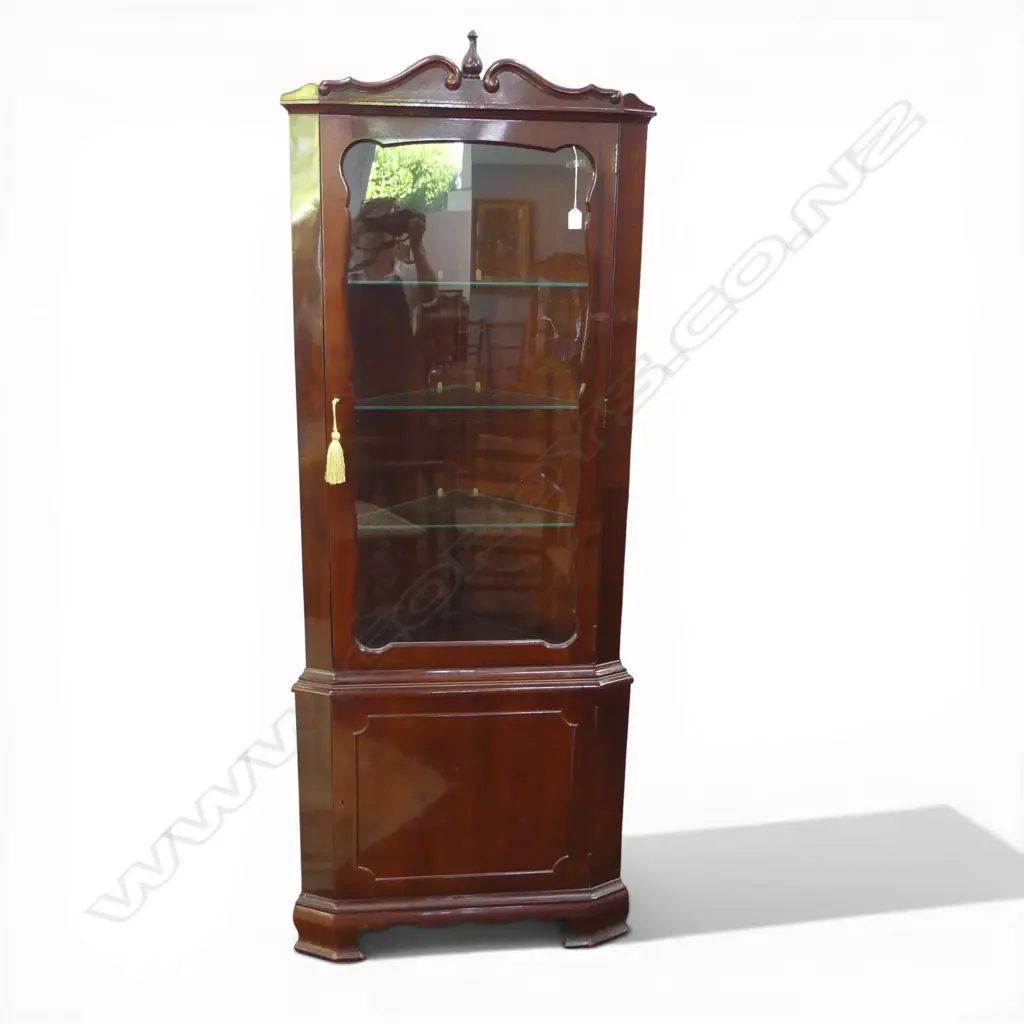 MAHOGANY CORNER CABINET H.1880mm Image 1++