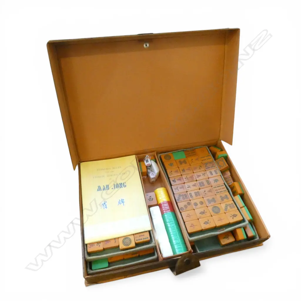 VINTAGE MAHJONG  + GAME BOARD Image 1++