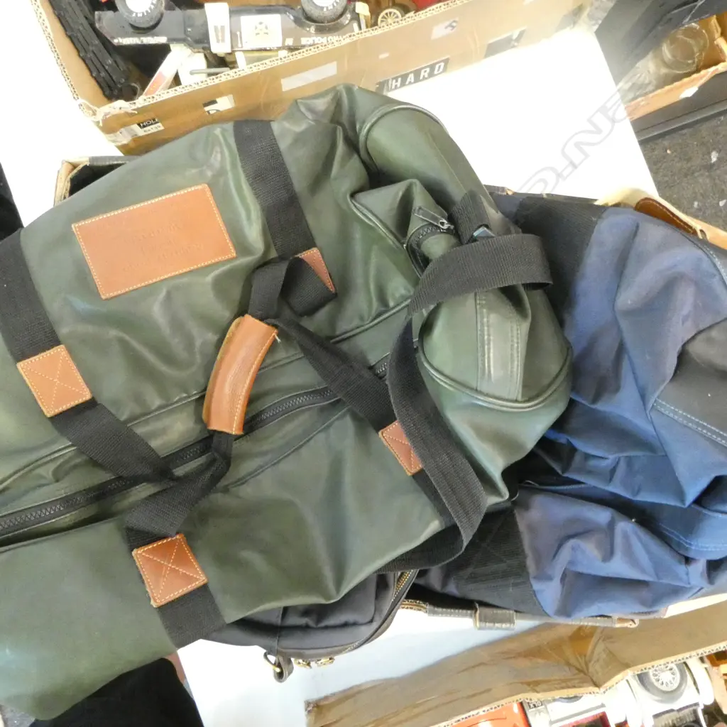 4 COUNTRY ROAD BAGS Image 1++