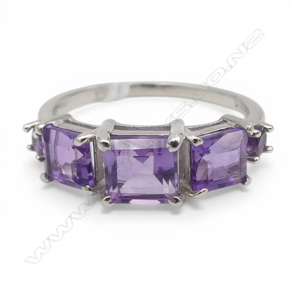 SILVER AMETHYST RING SIZE R Image 1++