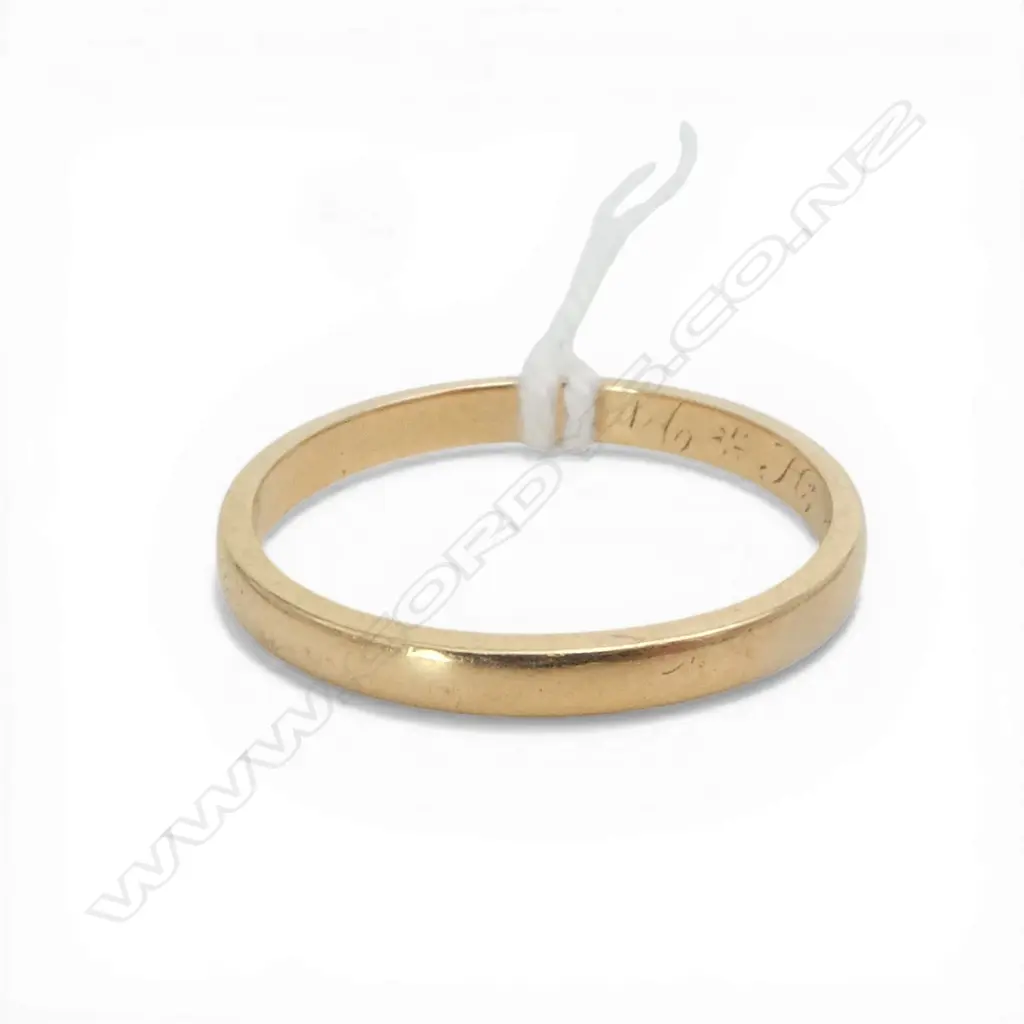 18CT GOLD WEDDER 1.93gms SIZE M Image 1++
