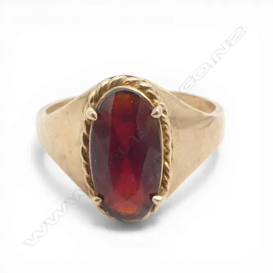 9ct GOLD & GARNET DRESS RING 4.85GMS SIZE P1/2