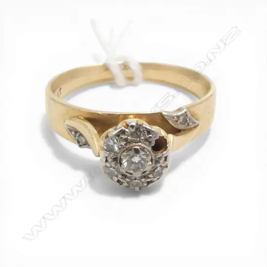 18CT GOLD & DIAMOND RING (faulted) 4gms SIZE N