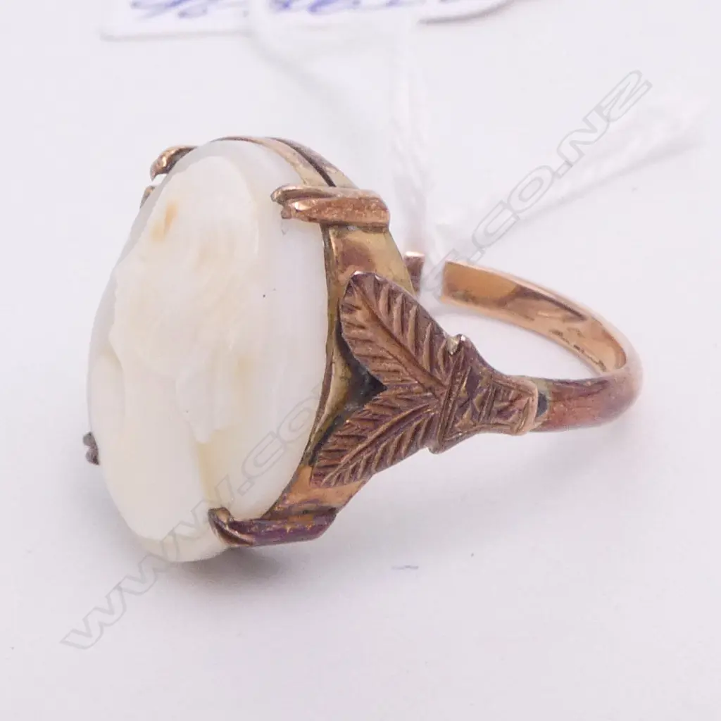 9ct ROSE GOLD & CAMEO RING 4.4gms SIZE R Image 1++