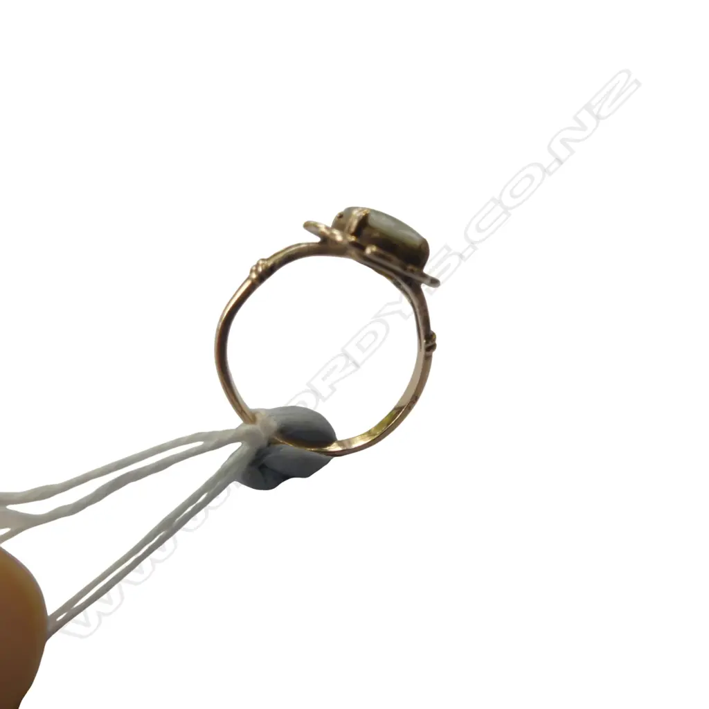 9ct ROSE GOLD & OPAL DUBLET RING small chip and stone af. 2.7gms SIZE P Image 1++