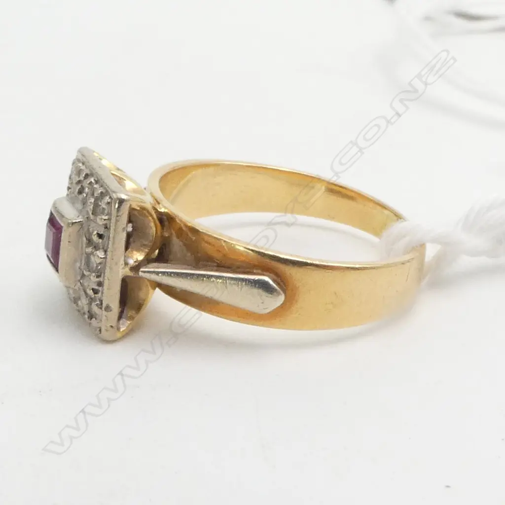 18ct GOLD RUBY & DIAMOND RING 3.4gms SIZE I Image 1++