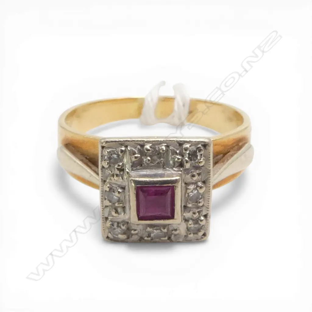 18ct GOLD RUBY & DIAMOND RING 3.4gms SIZE I Image 1++