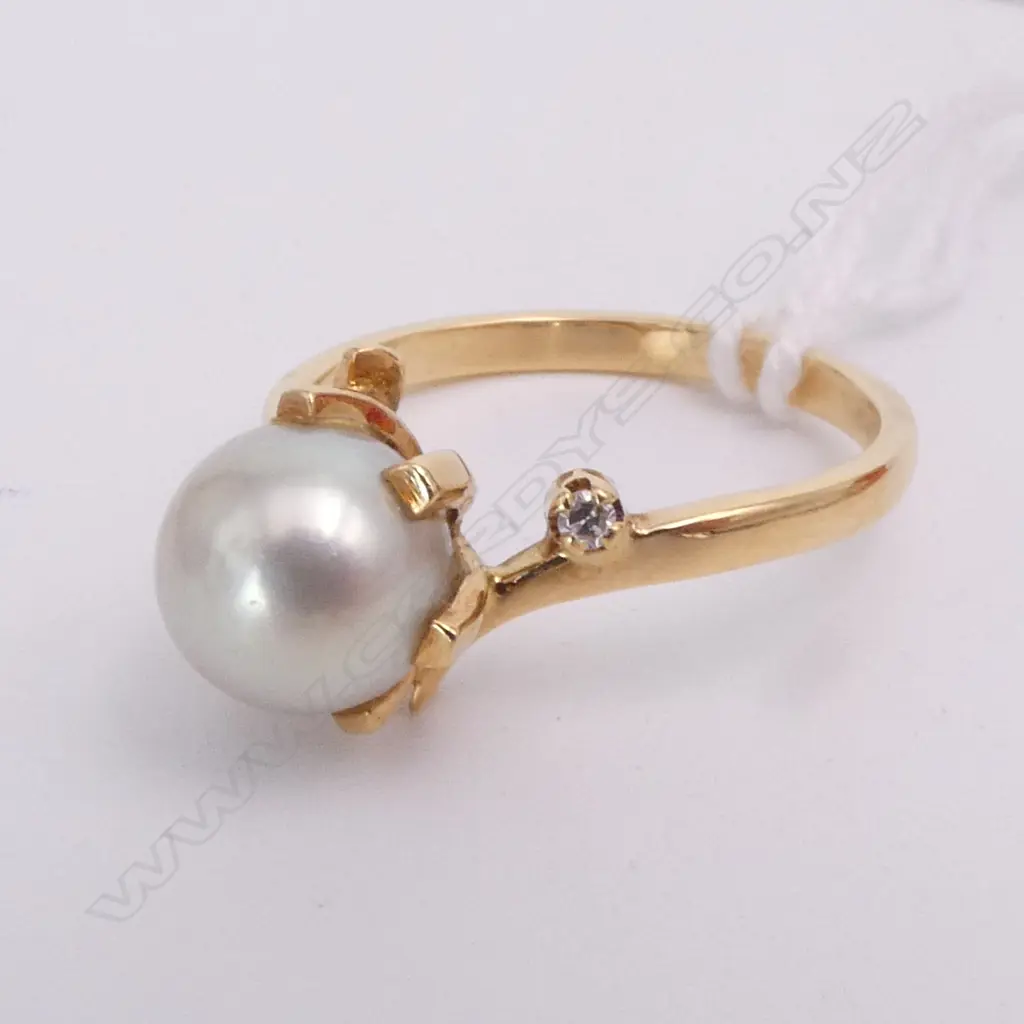 18ct GOLD, PEARL & DIAMOND RING 3.61gms SIZE N1/2 Image 1++
