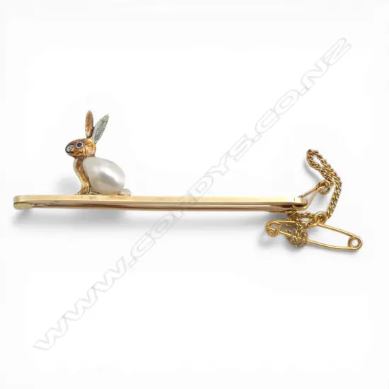 15ct GOLD & PEARL 'BUNNY' BAR BROOCH 3.44gms