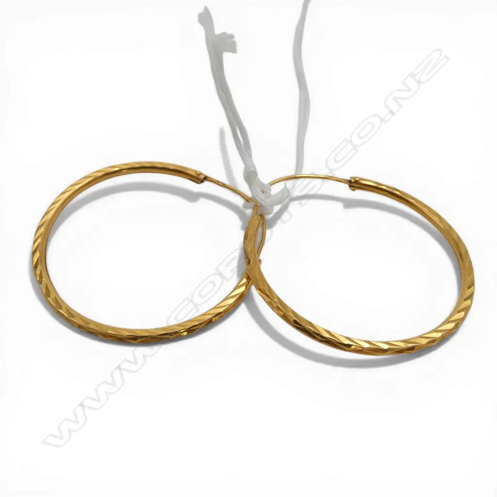 PR 14ct GOLD TWISTED LARGE HOOP EARRINGS 1.28gms Image 1++