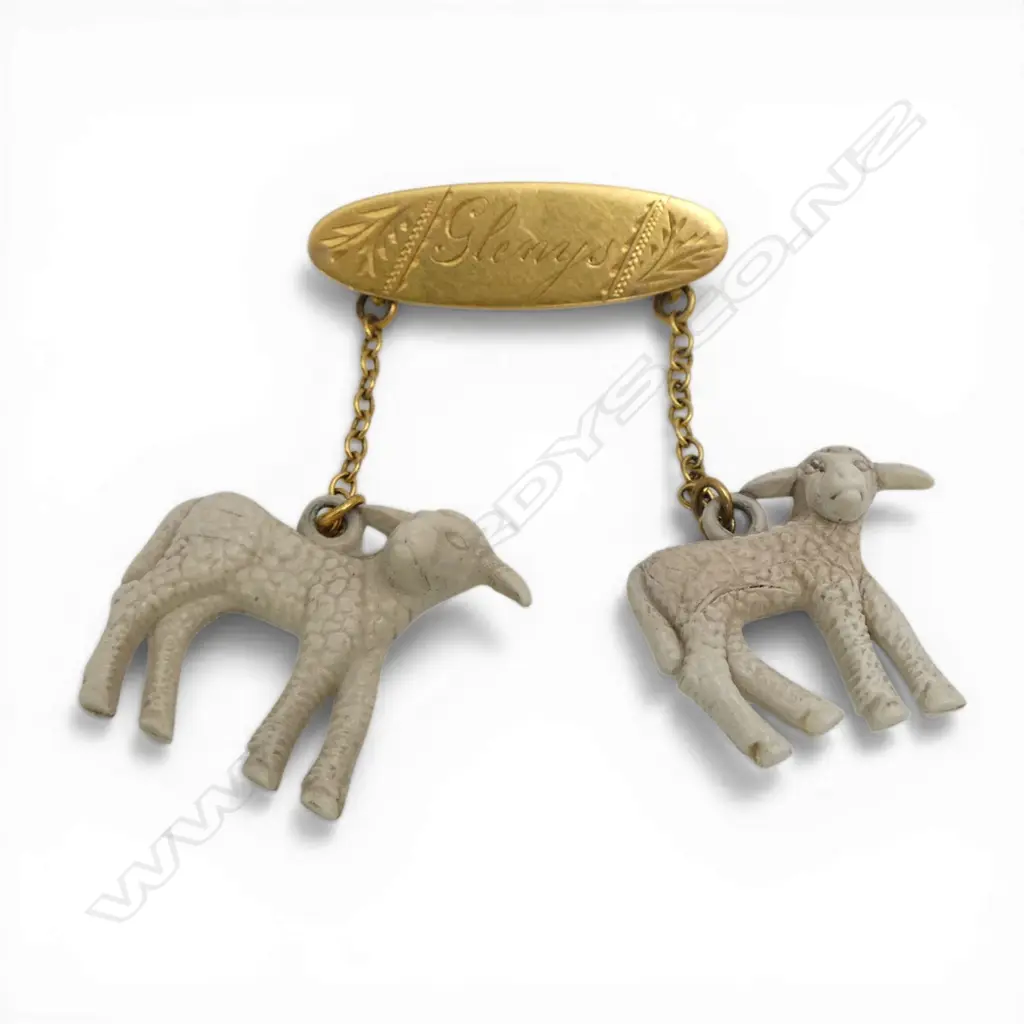 GOLD NAME BROOCH w 2 suspended resin lambs 3.45gms Image 1++