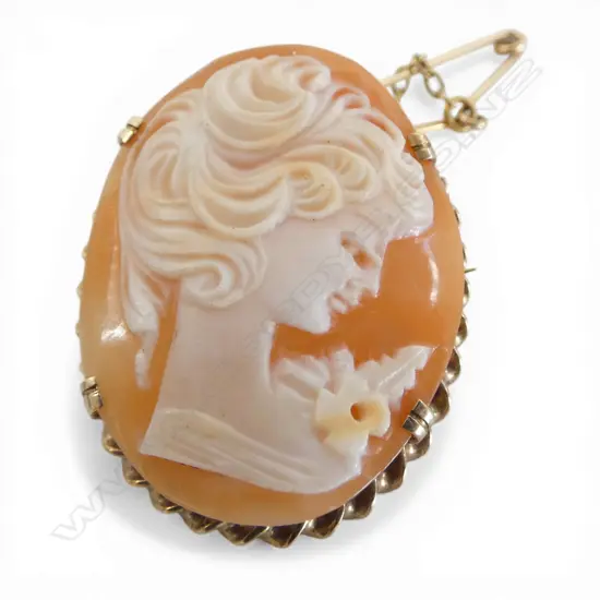 9CT CAMEO 30x25mm 6.8gms