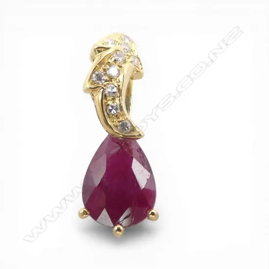 18ct DIAMOND & RUBY PENDANT, 2gm, ruby included