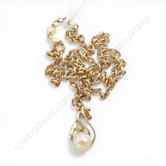 9ct GOLD NECKLACE w 10ct GOLD CULTURED PEARL & DIAMOND PENDANT 7gms