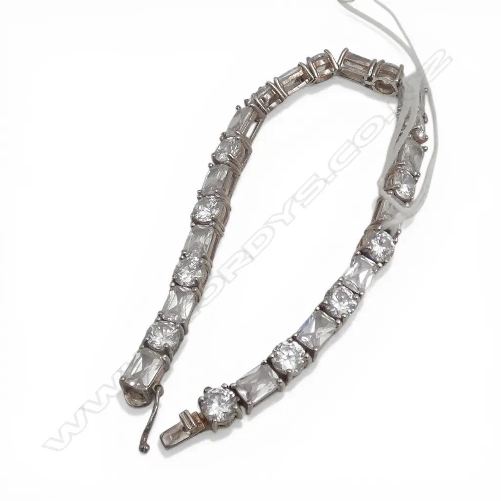 SILVER & FAUX DIAMOND GEMSTONE BRACELET Image 1++