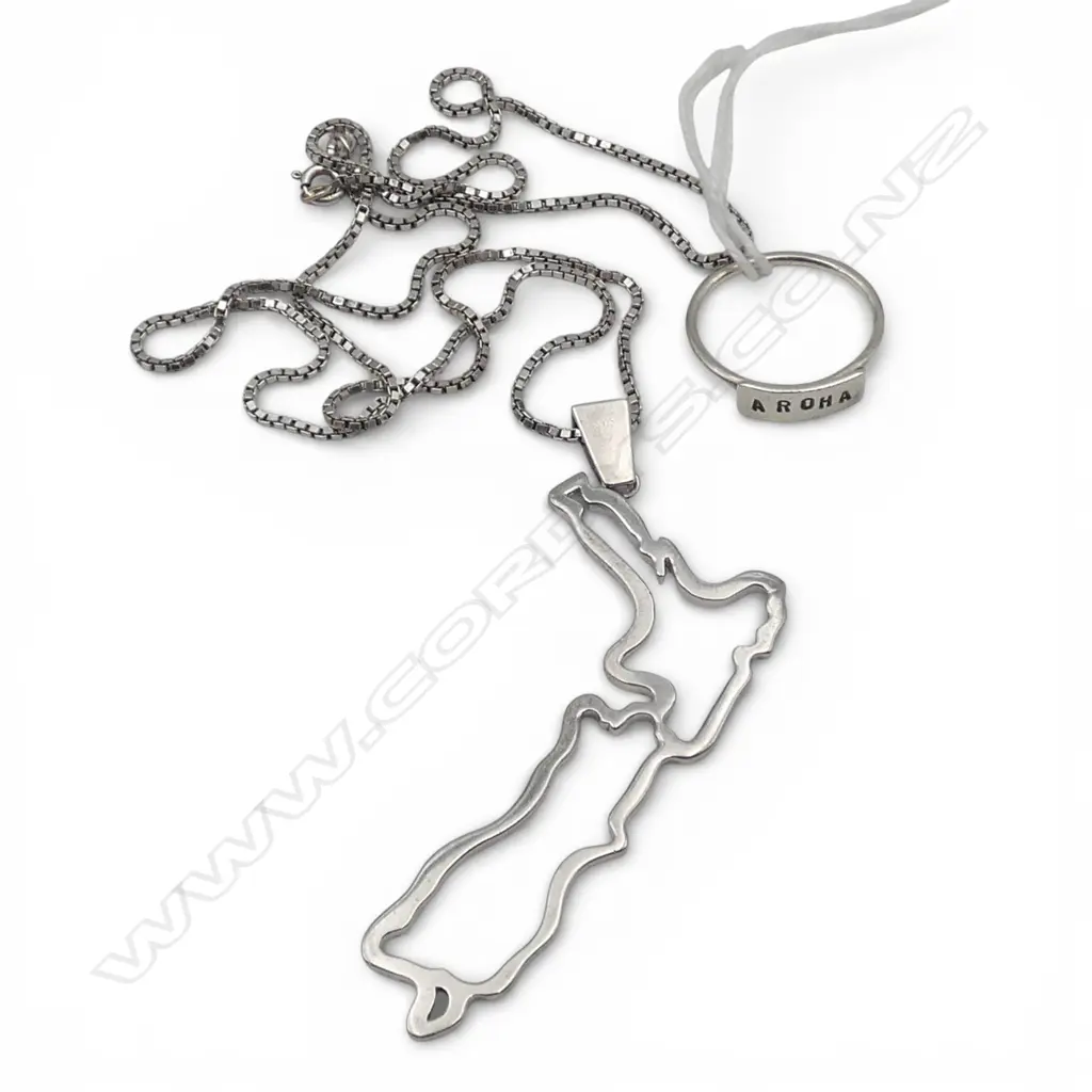 NZ SILVER OUTLINE MAP PENDANT on chain + SILVER 'AROHA' RING Image 1++