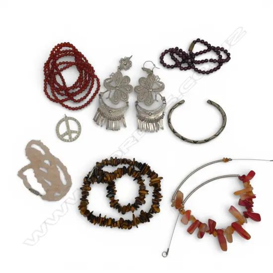 ASST. JEWELLERY Incl. COSTUME & SEMI-PRECIOUS BEADS etc