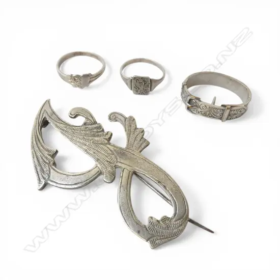 2 SILVER SIGNET RINGS + PLATED 'j' BROOCH & SCARF CLIP