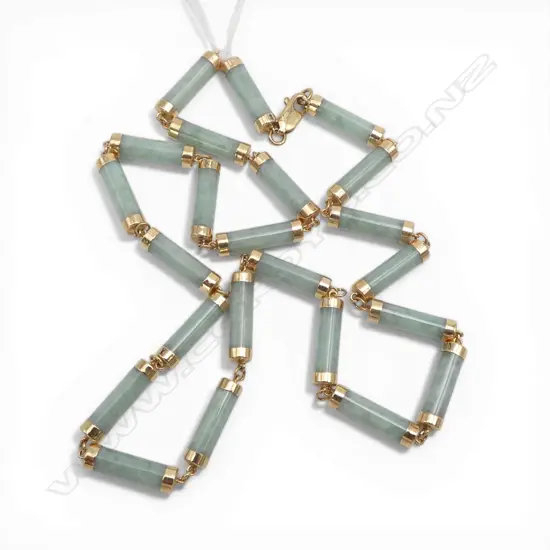 9ct GOLD & PALE JADE CYLINDER LINK NECKLACE