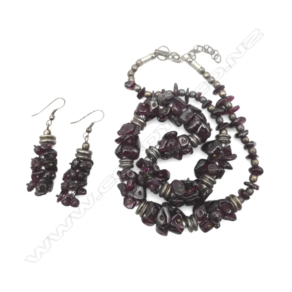 TIBETAN TRIBAL GARNET NECKLACE & EARRING SET Image 1++
