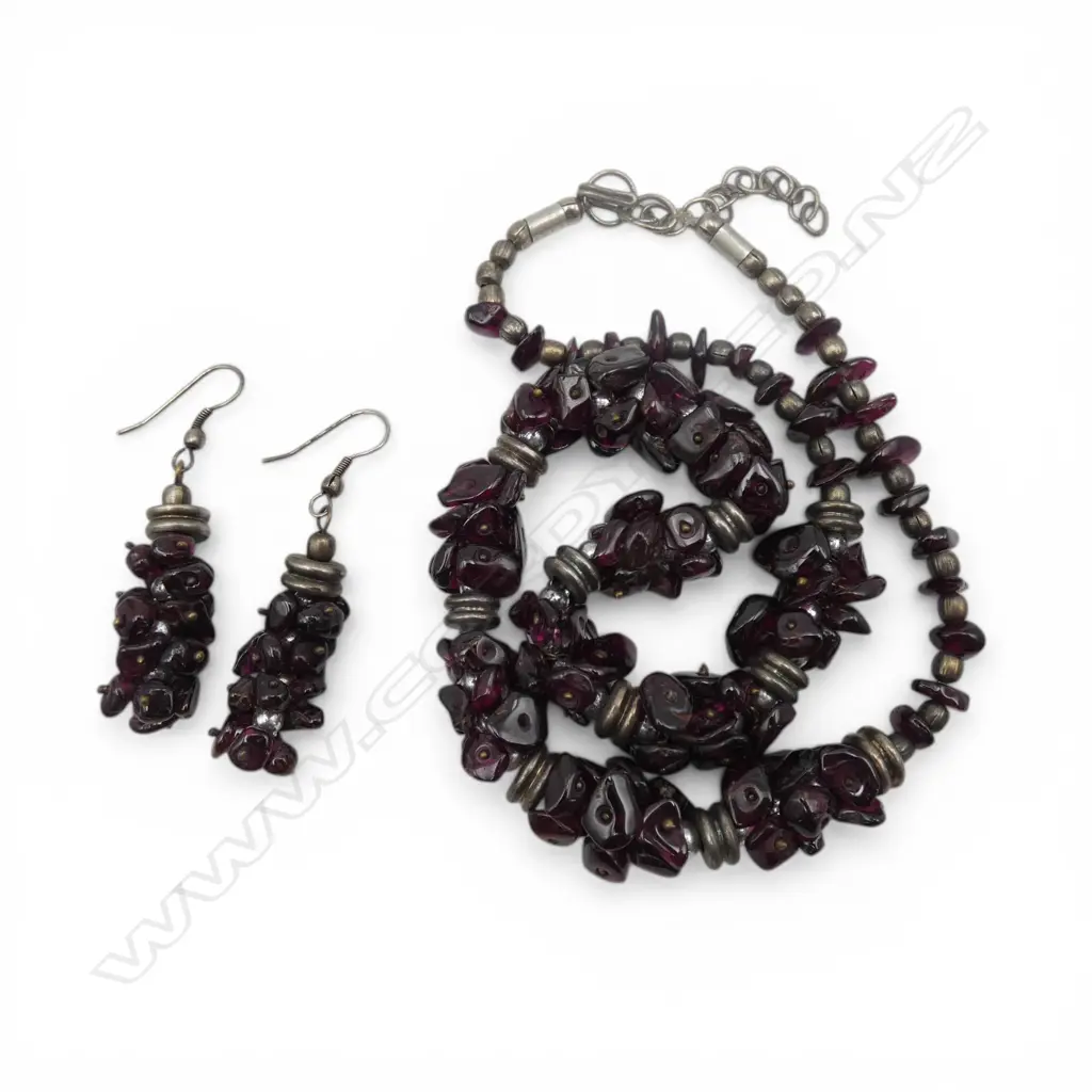 TIBETAN TRIBAL GARNET NECKLACE & EARRING SET Image 1++