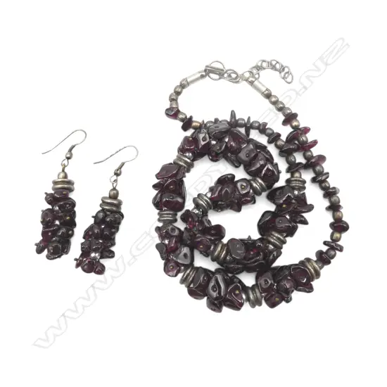 TIBETAN TRIBAL GARNET NECKLACE & EARRING SET