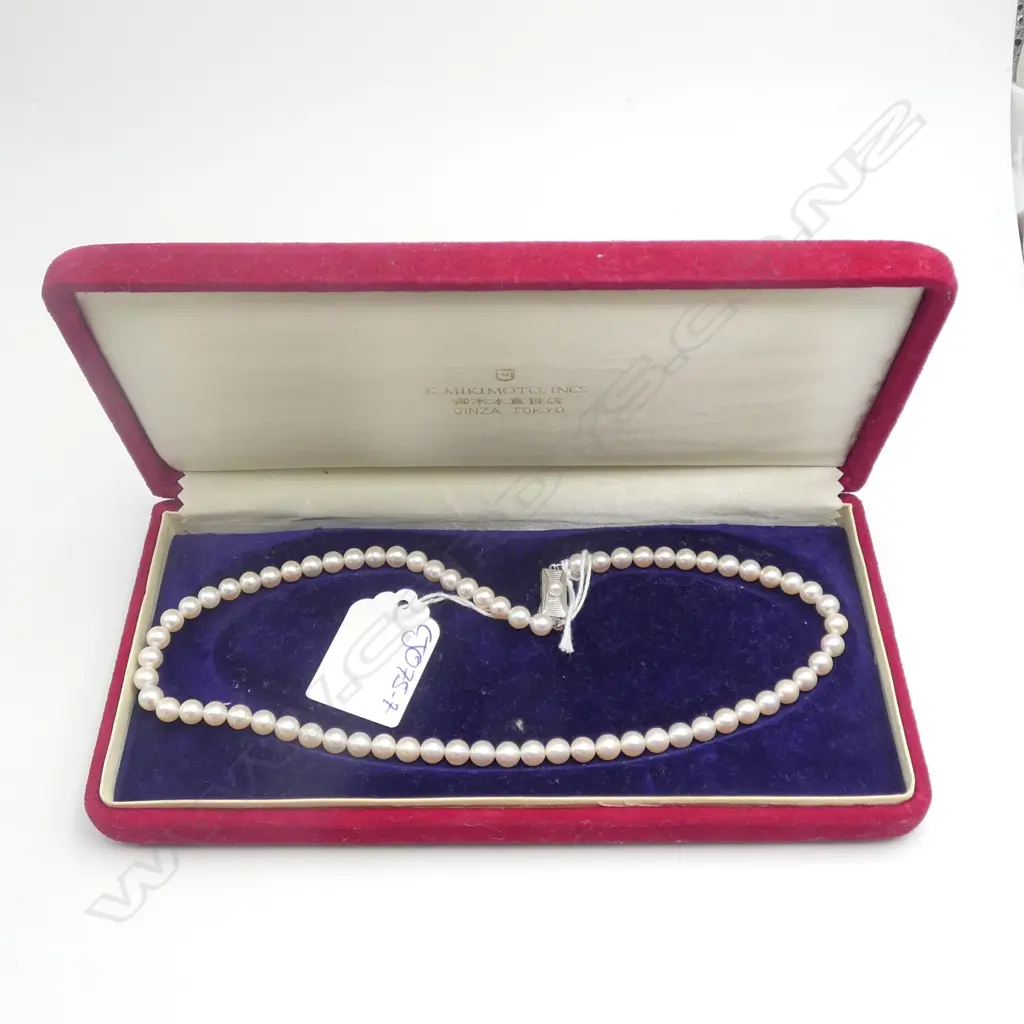 MIKIMOTO PEARL NECKLACE w. STG SILVER CLASP L.400mm including original box Image 1++