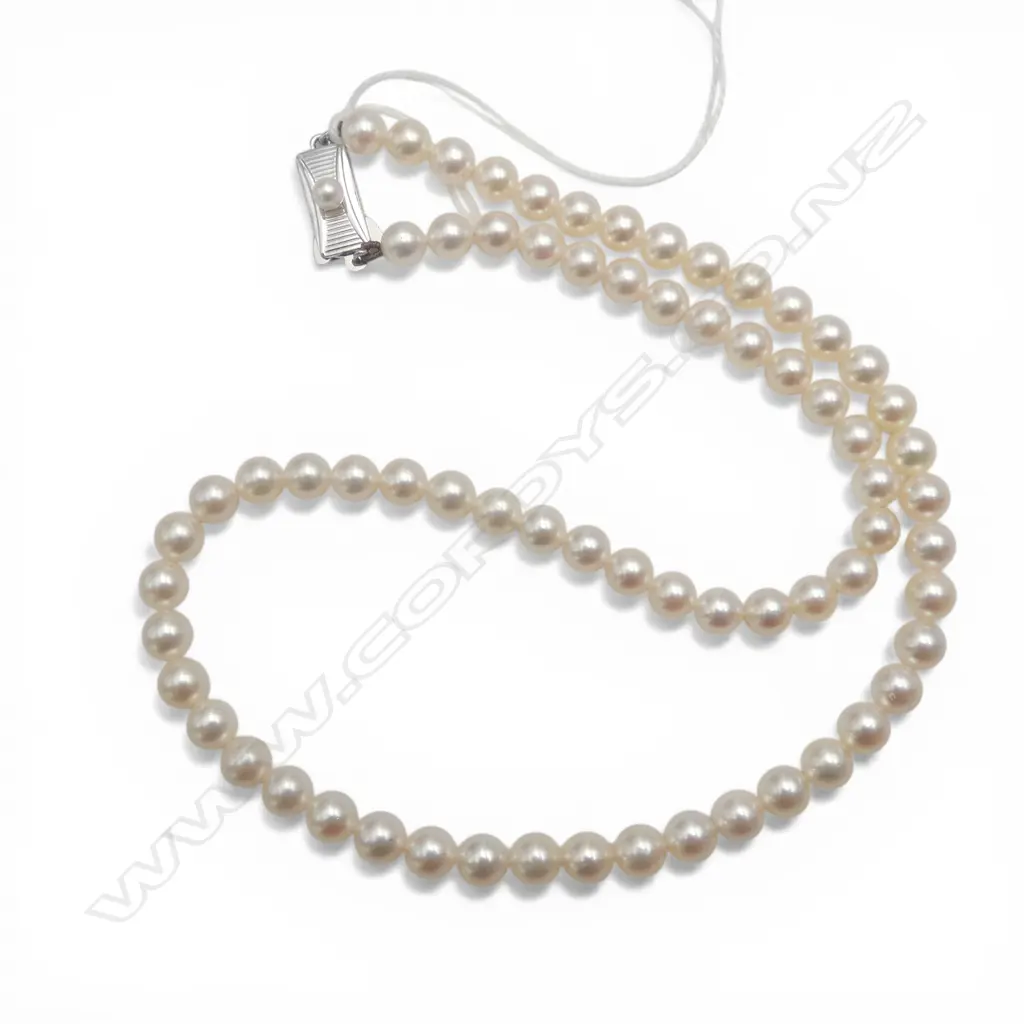 MIKIMOTO PEARL NECKLACE w. STG SILVER CLASP L.400mm including original box Image 1++