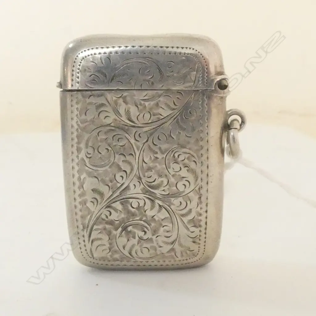 SILVER ENGRAVED LGE VESTA Chester 1900 29gms Image 1++