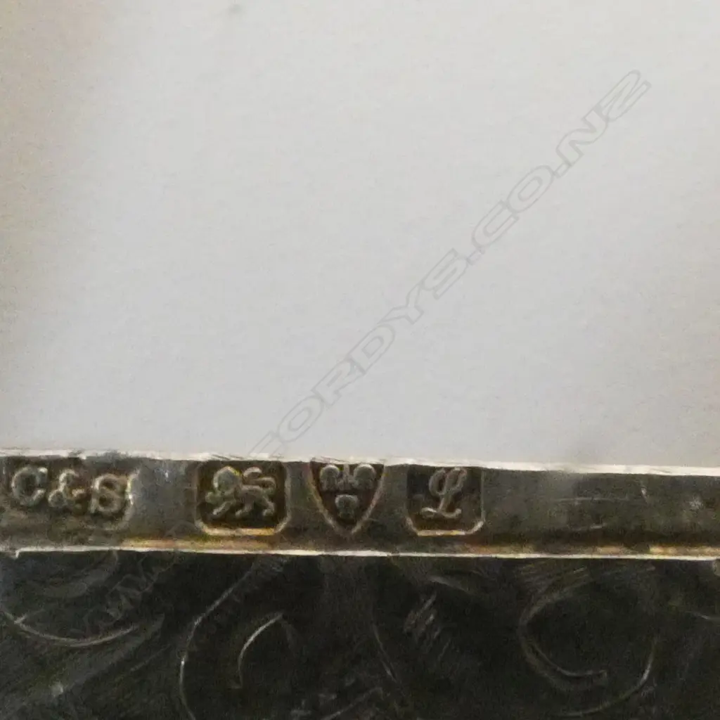 SILVER ENGRAVED LGE VESTA Chester 1911 29gms Image 1++