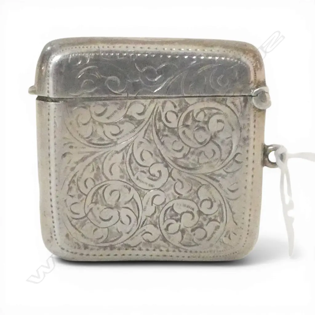SILVER ENGRAVED LGE VESTA Chester 1911 29gms Image 1++