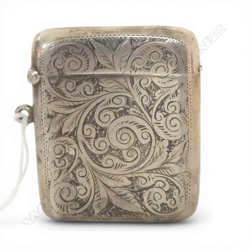 A good SILVER ENGRAVED LGE VESTA Chester 1904 33.8gms Image 1++