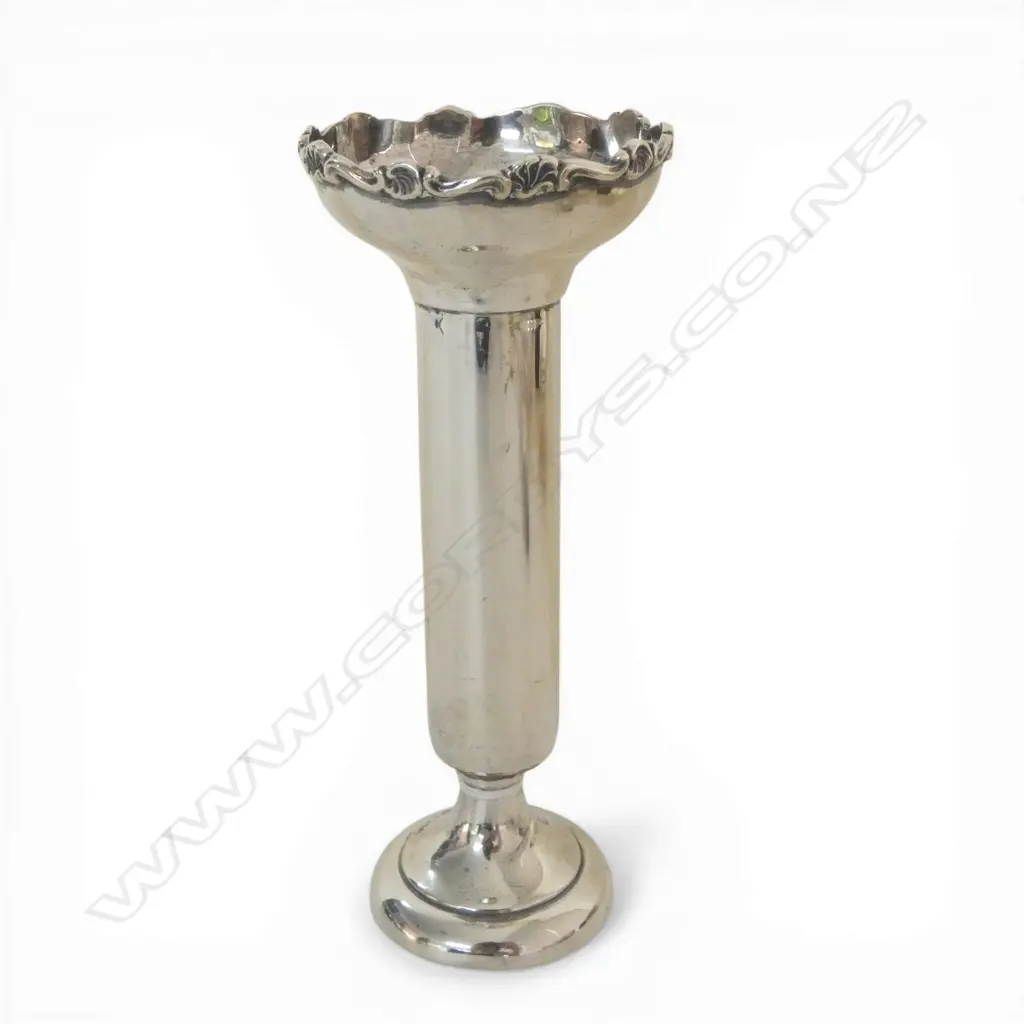 S/SILVER VASE WALKER & HALL SHEFFIELD 1919 WEIGHTED BASE 161GMS Image 1++