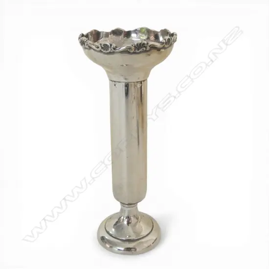 S/SILVER VASE WALKER & HALL SHEFFIELD 1919 WEIGHTED BASE 161GMS