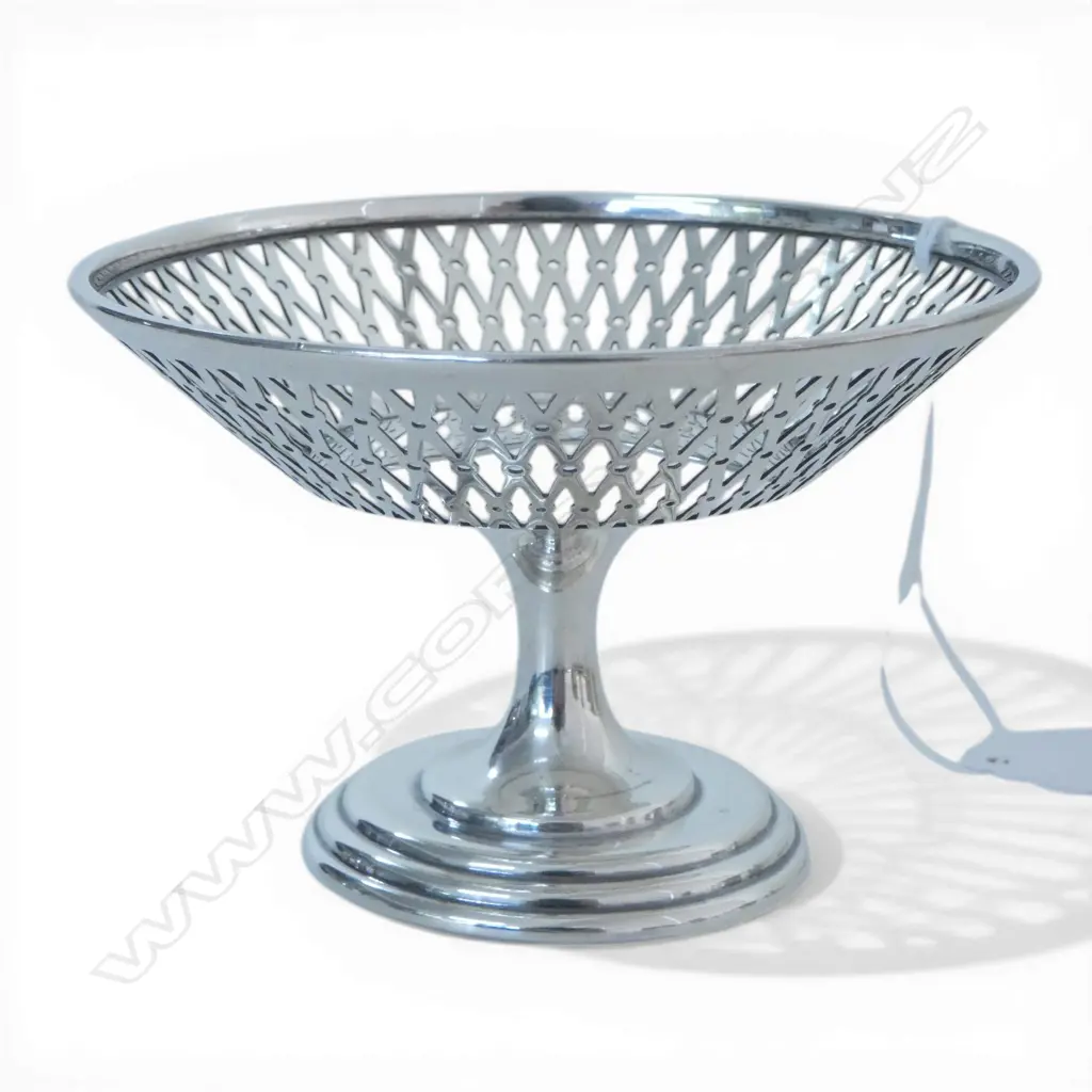 S/SILVER SWEET COMPORT  AJZ ZIMMERMAN MAKER BIRMINGHAM 1913 70GMS Image 1++