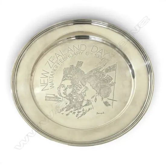 STG SILVER PLATE 'NEW ZEALAND DAY WAITANGI FEBRUARY 6th 1974', LONDON 1974 230mm dia 361gms