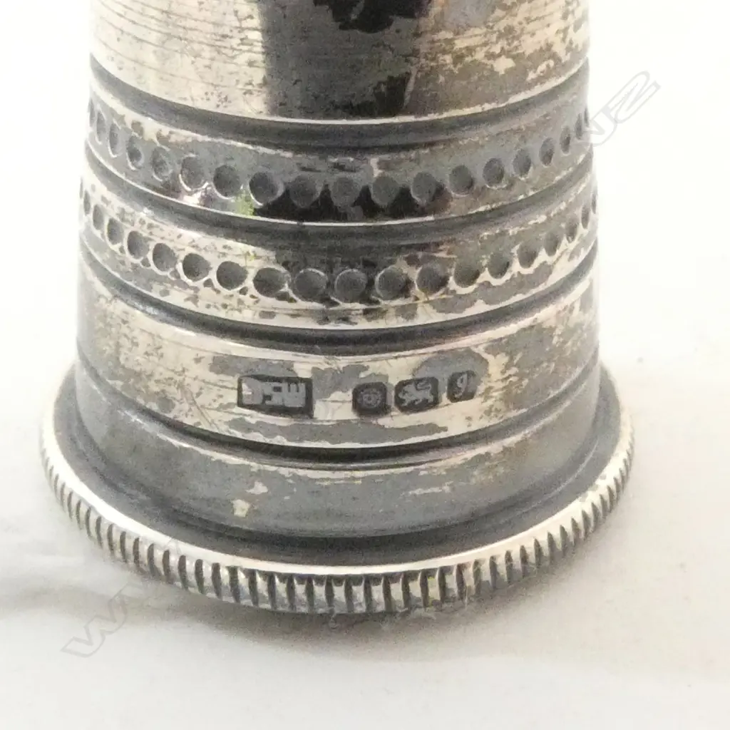 STG SILVER THIMBLE w black onyx panelled top Image 1++
