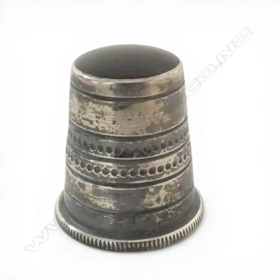 STG SILVER THIMBLE w black onyx panelled top