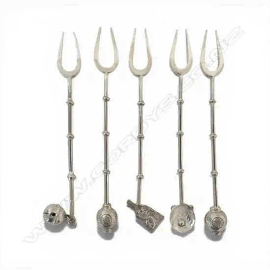 5 ORIENTAL 950 SILVER FORKS 25.5GMS