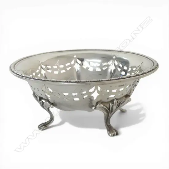 MAPPIN & WEBB CLAW FOOTED PIECED DISH BIRMINGHAM 1913 52GMS