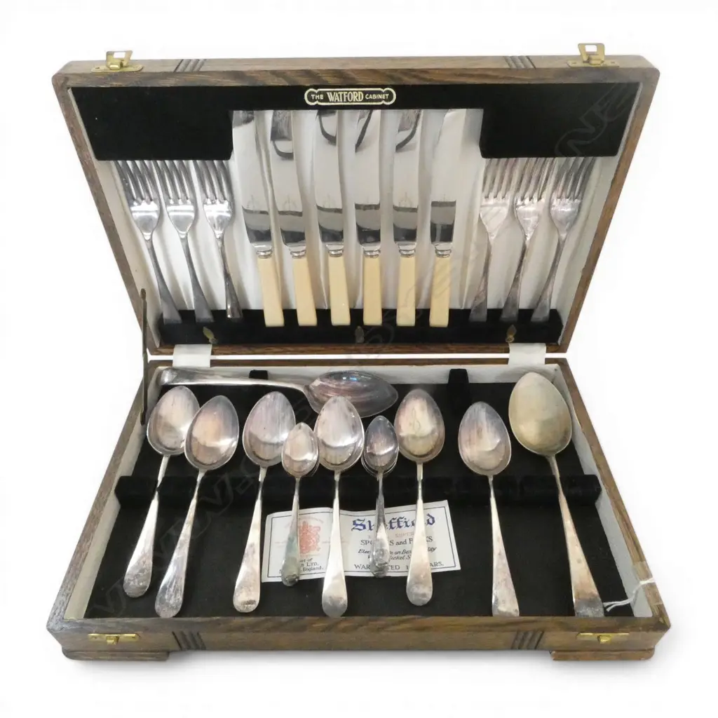 OAK CASED CUTLERY SET L380MM (KNIVES WITH IVORINE HANDLES) Image 1++