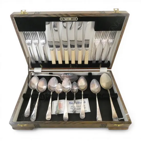 OAK CASED CUTLERY SET L380MM (KNIVES WITH IVORINE HANDLES)