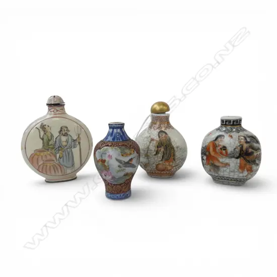 4 ORIENTAL SNUFF BOTTLES two missing lids H.80mm