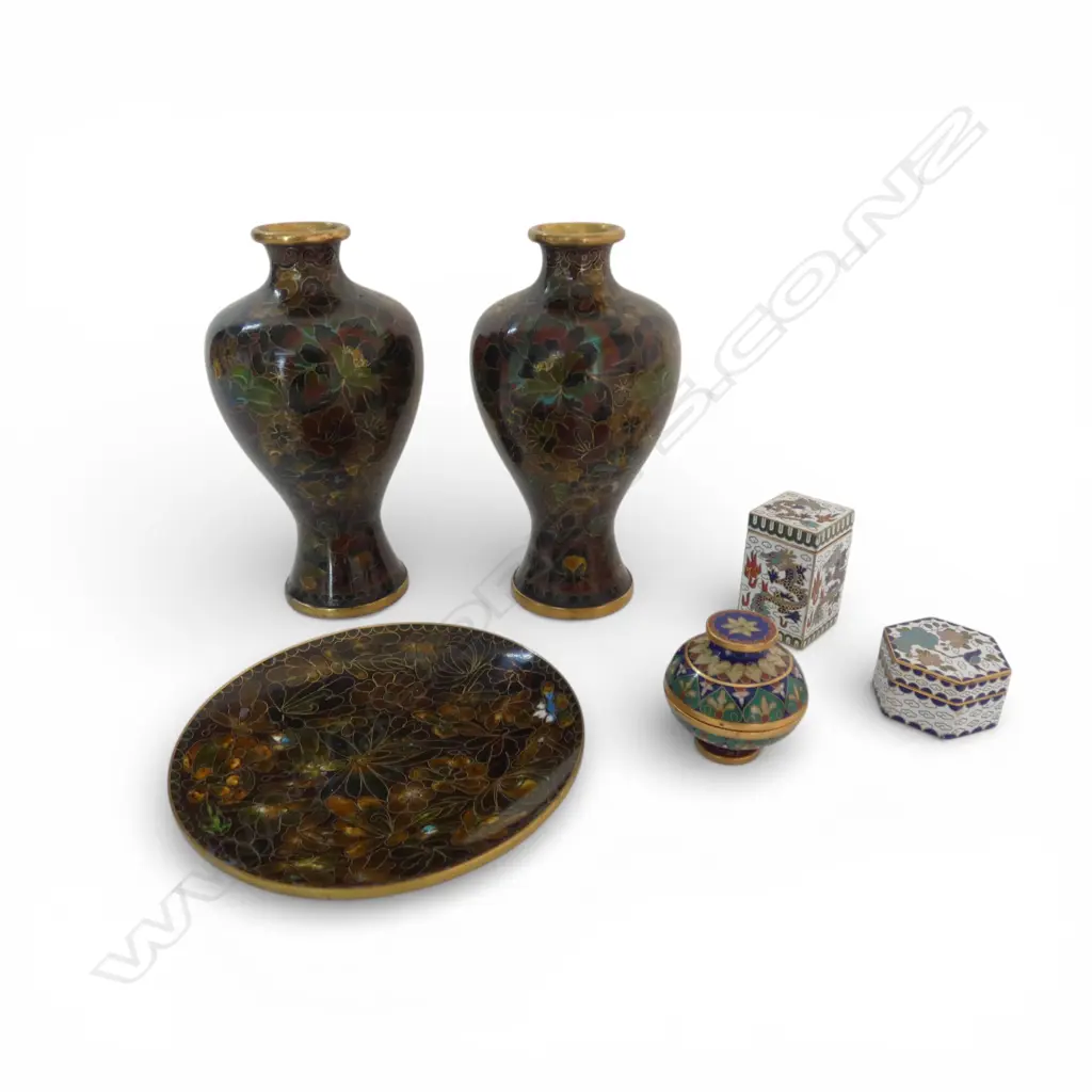 6 PCES OF CLOISONNE; PR VASES, PLATE + 3 CONTAINERS Image 1++