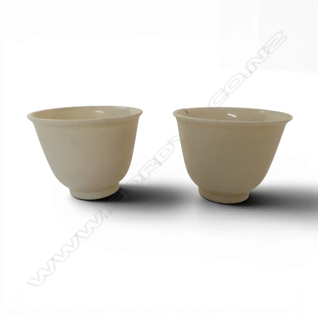 2 WHITE PORCELAIN CUPS H.45mm Image 1++